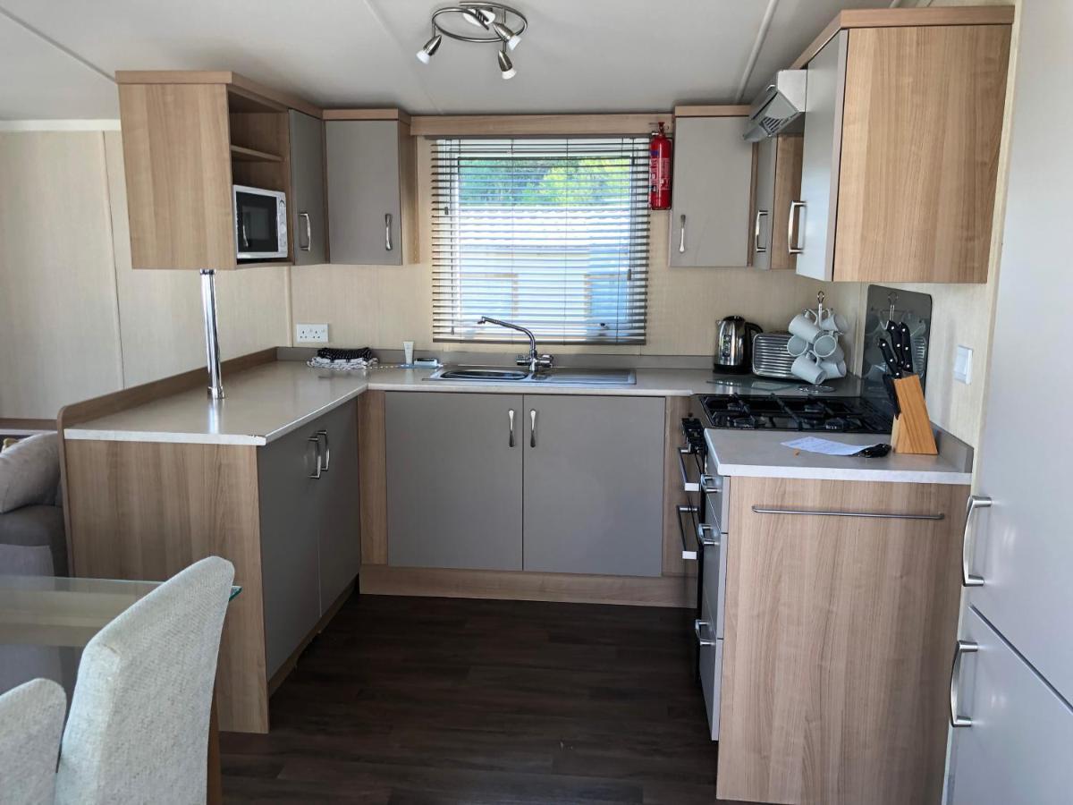 Popular Property In Бембридж Экстерьер фото